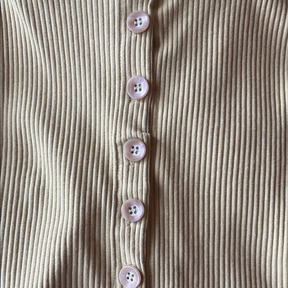 Lulu's Yellow Ribbed Top - Picture 6 of 6